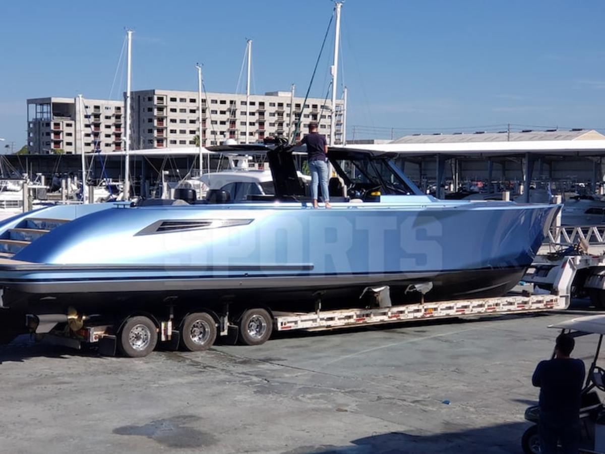 Tom Brady's new yacht! #boatbuddies, tom brady