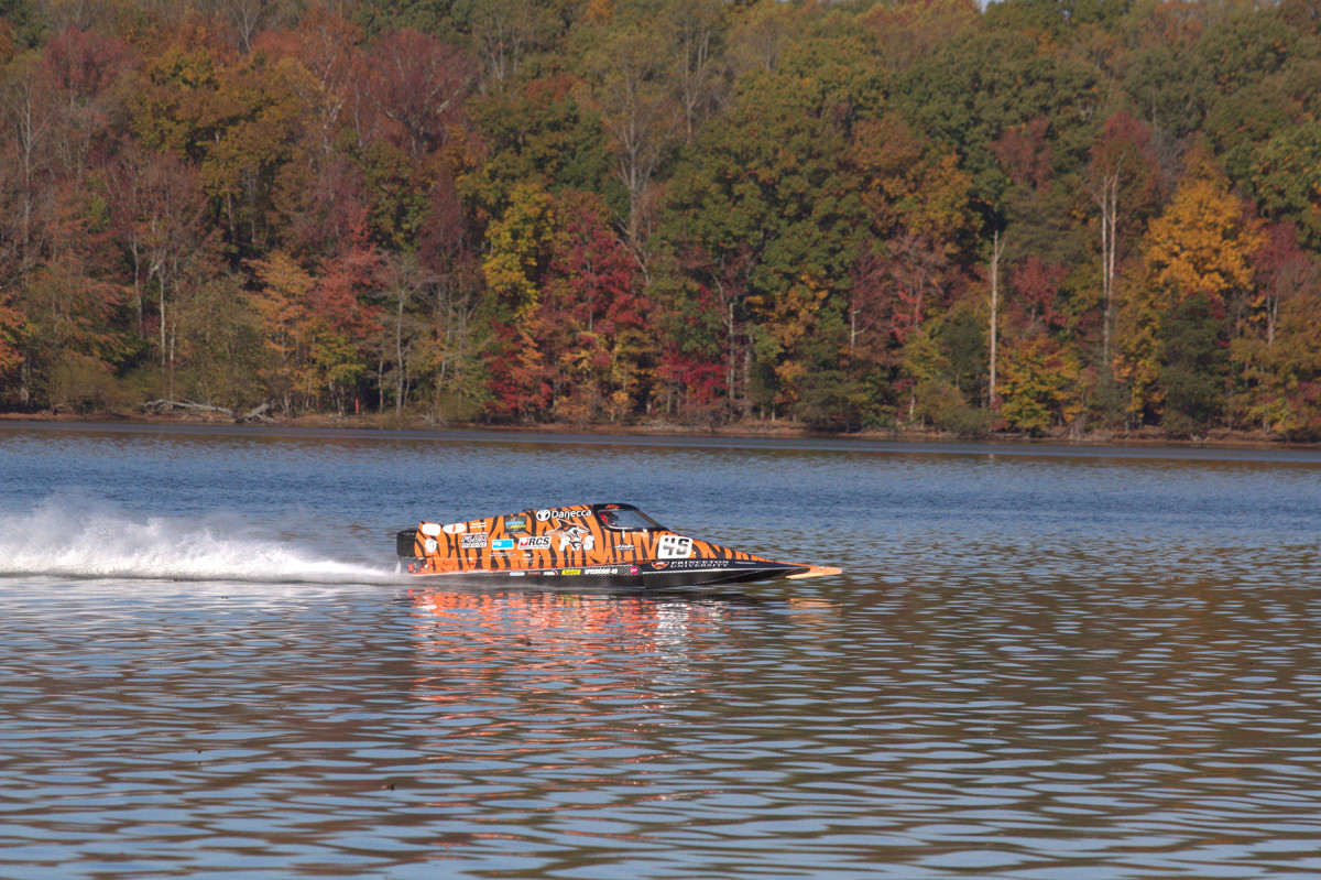 Electric boats expected to make a splash in Michigan this year