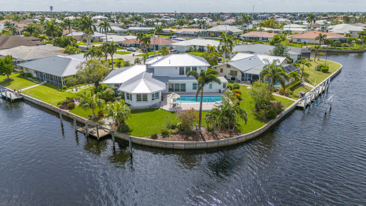 Captivating Waterfront Estate: Unparalleled Luxury with Panoramic Views in  Punta Gorda Isles - Soundings Online