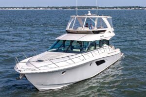 Tiara F53 SEA & SKI