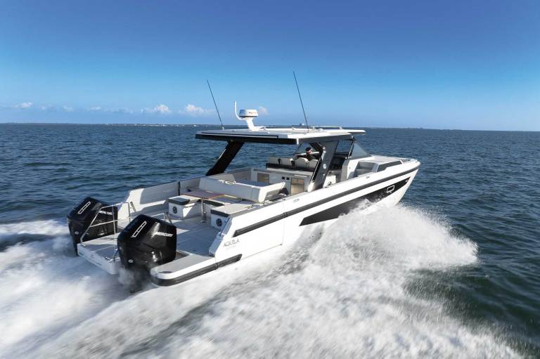 A45S-Exterior-Running-45SAQUILA-Drone(81of84) White motorboat boat on the water