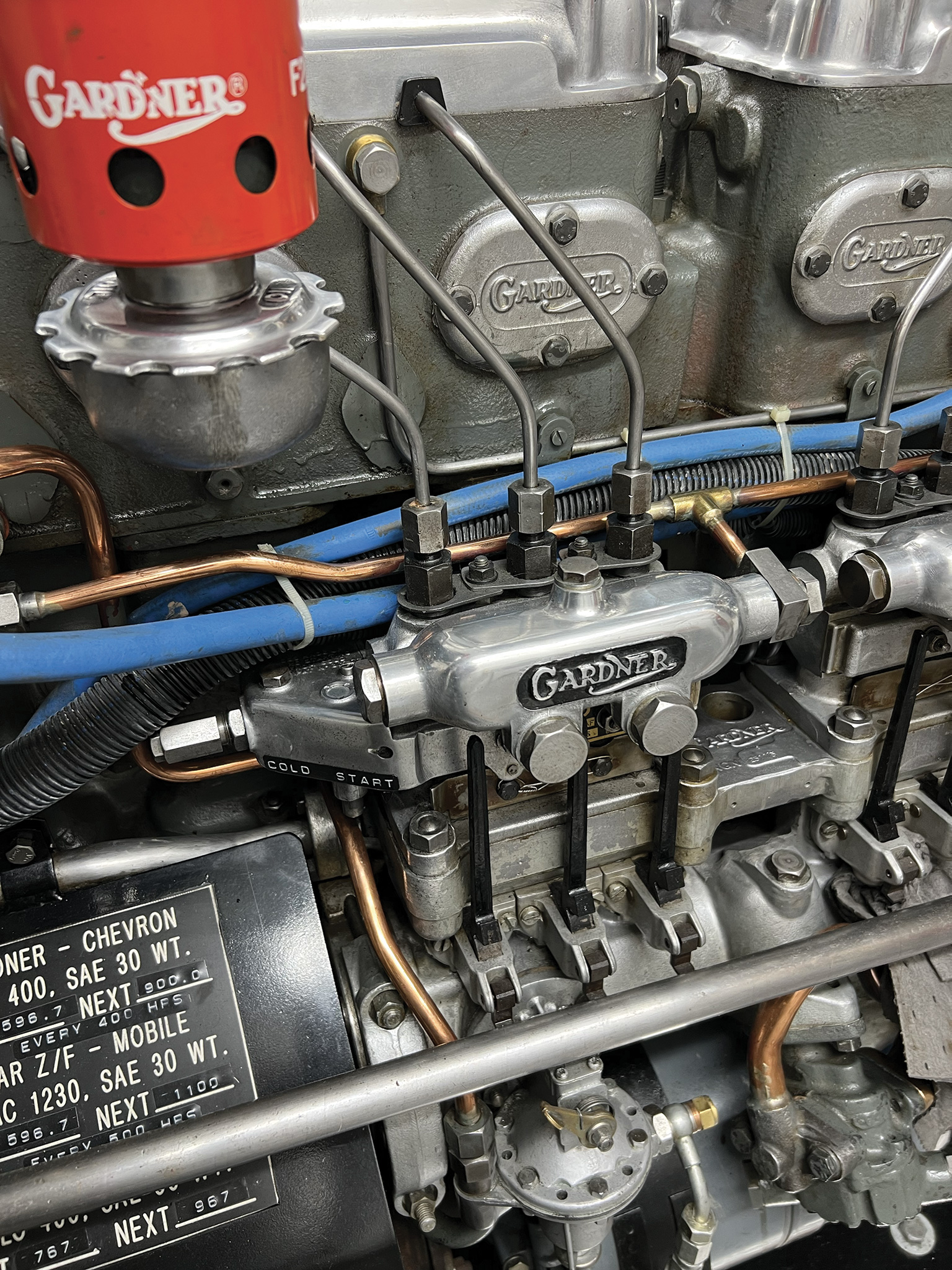 邦楽 DIESEL ANN HOW LOUD THE ENGINE The Reliable Gardner Diesel Engine